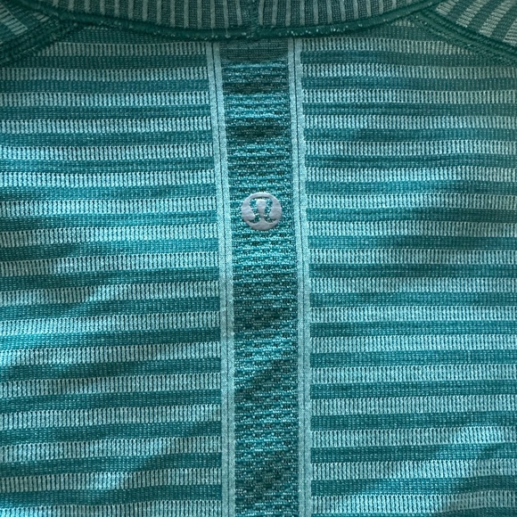 Used Ladies Lululemon Swiftly Tech Long Sleeve Teal Size 8 - Picture 4 of 5